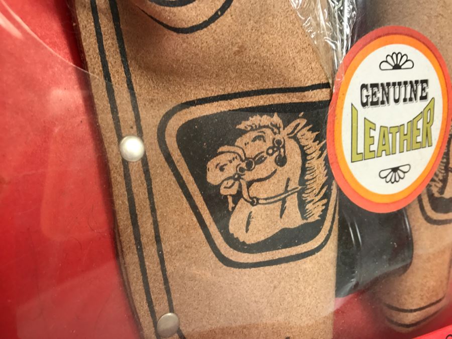 American West Double Holster Set With Die Cast Metal Pistols Genuine Leather In Original Damaged Box [Photo 5]