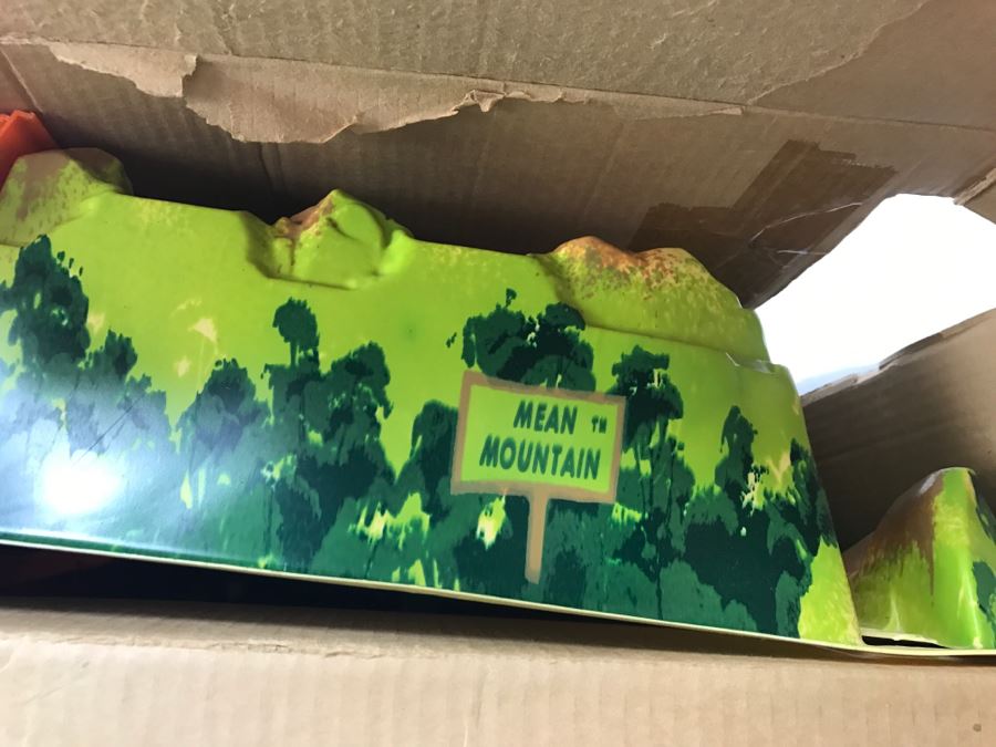 Vintage 1970 Hot Wheels Rumblers Mean Mountain Not Complete Missing Bikes And Men Damaged Box [Photo 17]