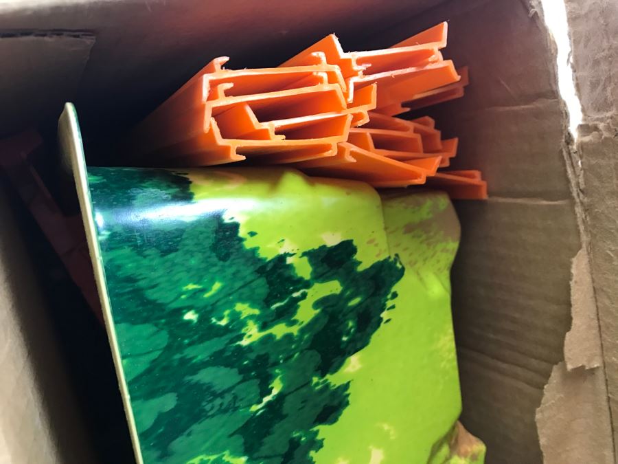 Vintage 1970 Hot Wheels Rumblers Mean Mountain Not Complete Missing Bikes And Men Damaged Box [Photo 16]