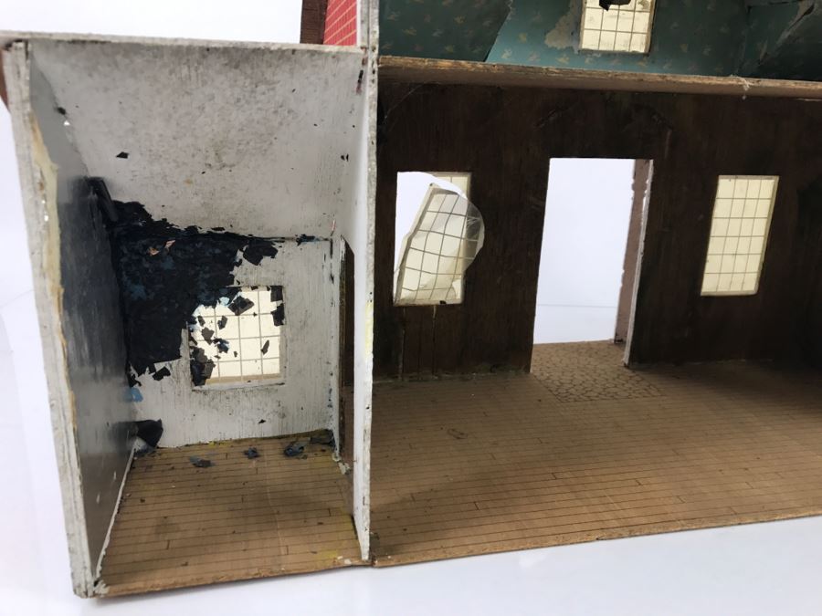 Vintage Wooden Doll House - Needs Some Work [Photo 13]