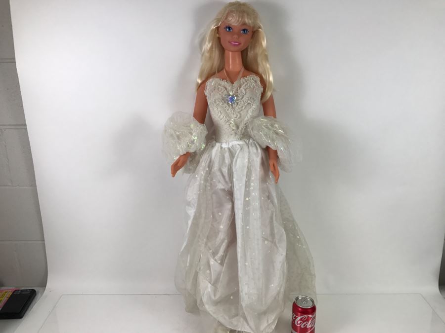 1992 Mattel Giant Barbie Doll Huge 36' Barbie Bride Doll [Photo 1]