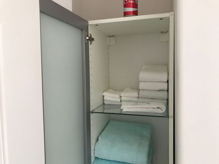 IKEA OMMEN Cabinet With Glass Front Made In Italy [Photo 6]