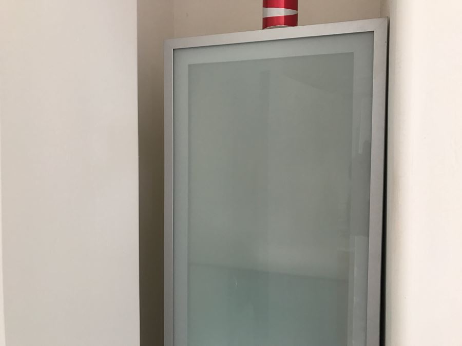 IKEA OMMEN Cabinet With Glass Front Made In Italy [Photo 4]