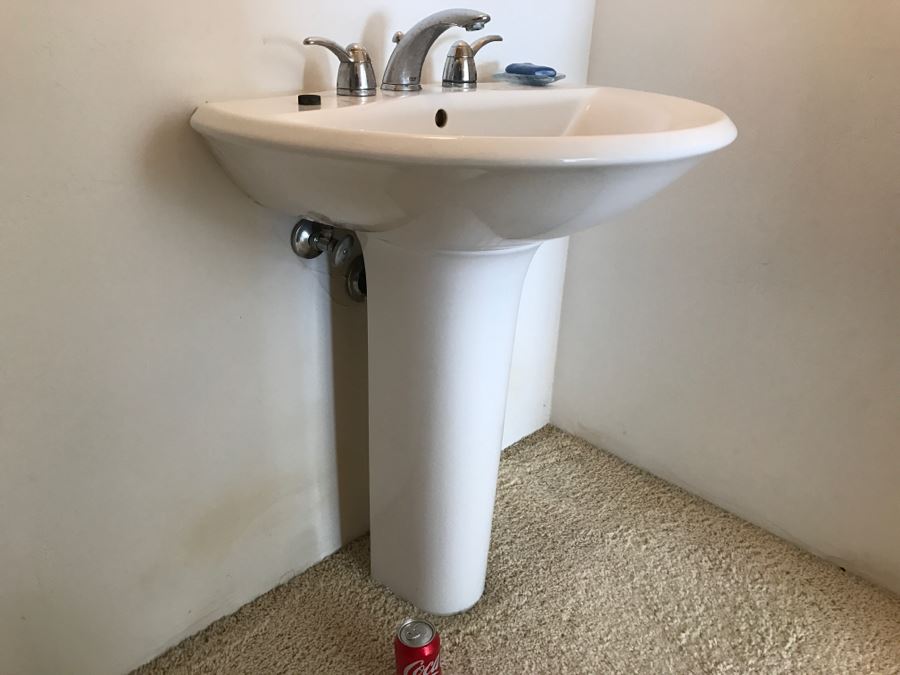 Porcelain Pedestal Sink With GROHE Stainless Steel Fixtures [Photo 7]