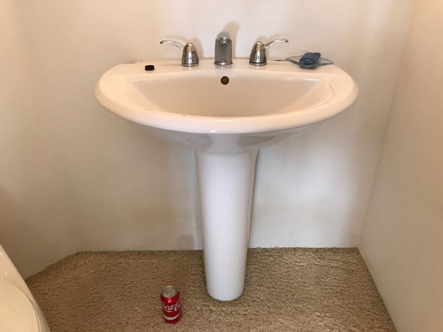 Porcelain Pedestal Sink With GROHE Stainless Steel Fixtures [Photo 2]