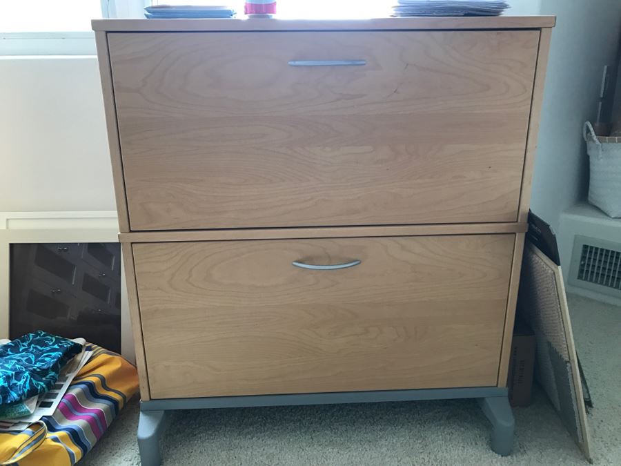 Filing Cabinet With Metal Base Legs [Photo 2]