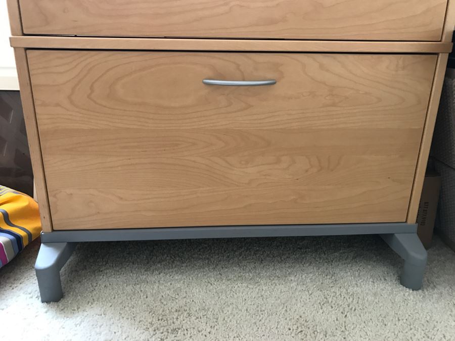 Filing Cabinet With Metal Base Legs [Photo 8]