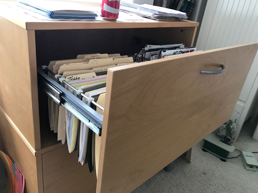 Filing Cabinet With Metal Base Legs [Photo 5]