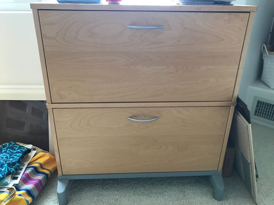 Filing Cabinet With Metal Base Legs [Photo 3]