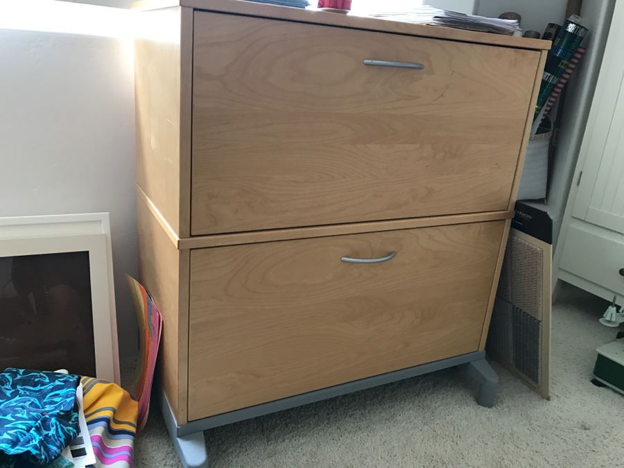 Filing Cabinet With Metal Base Legs [Photo 4]