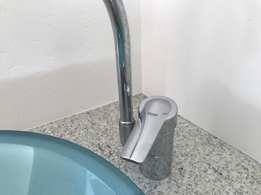 Aquamarine Glass Round Vessel Sink With GROHE Stainless Steel Fixtures [Photo 7]