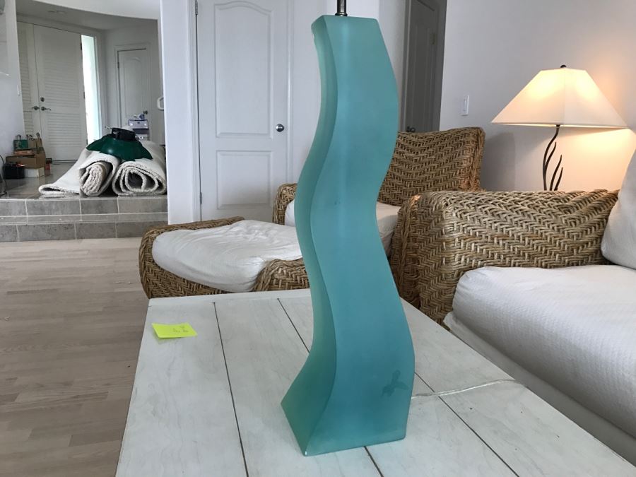 Light Blue Modernist Beachy Table Lamp [Photo 3]