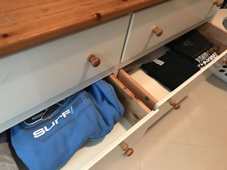 6-Drawer White Dresser [Photo 4]