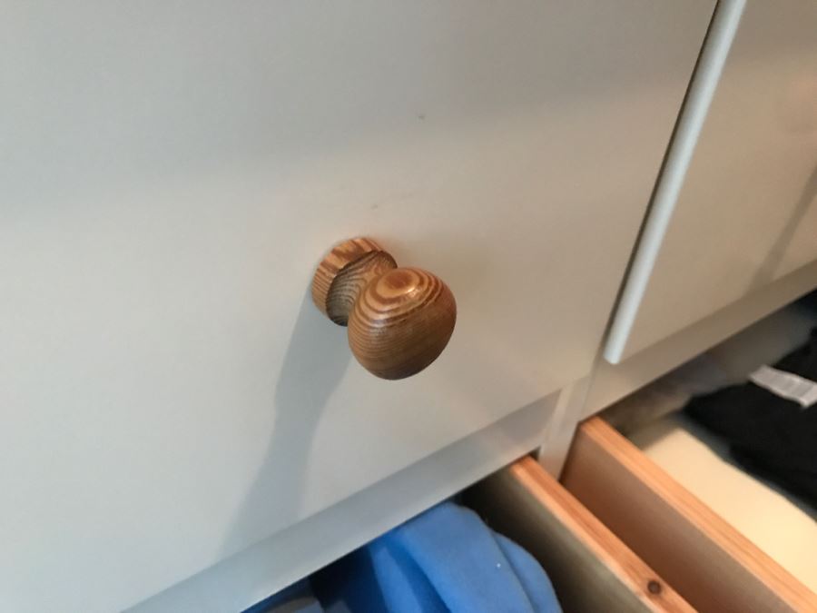 6-Drawer White Dresser [Photo 5]