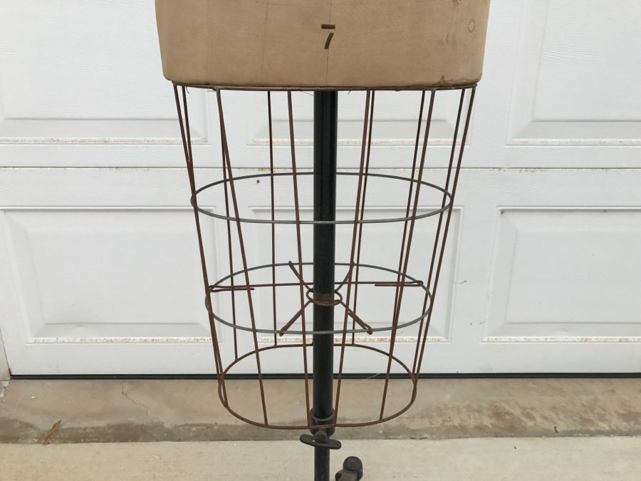 Vintage WOLF Model Form Co. NY Lorraine Labarre Collapsible Model 1964 7 Mannequin Dress Form [Photo 6]