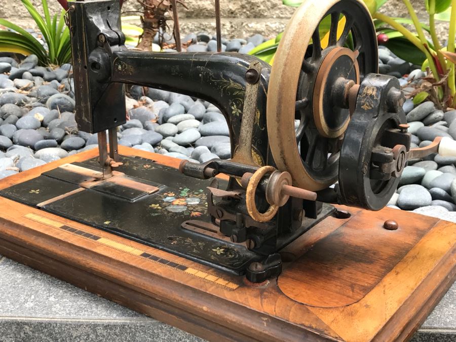 Antique Dietrich Vesta German Treadle Sewing Machine With 