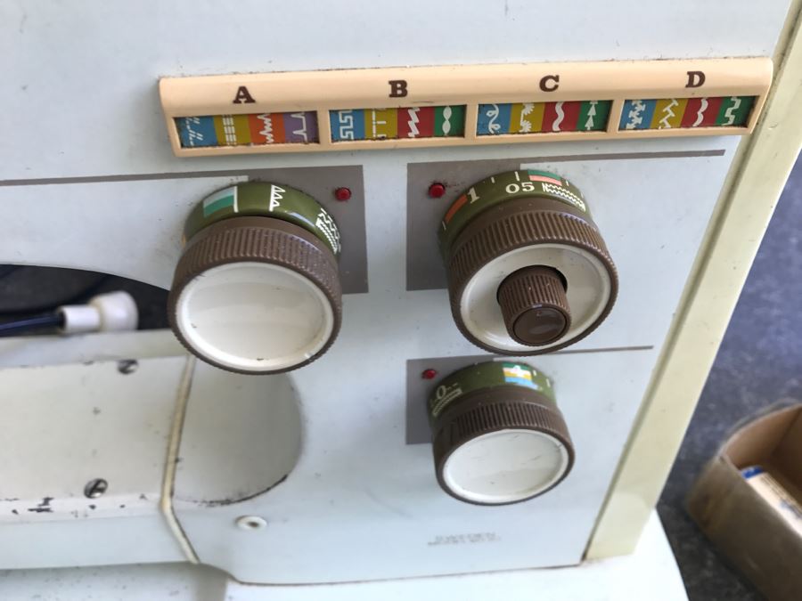 Vintage Metal Body VIKING Husqvarna Sweden Model 6030 With Case And Accessories [Photo 8]