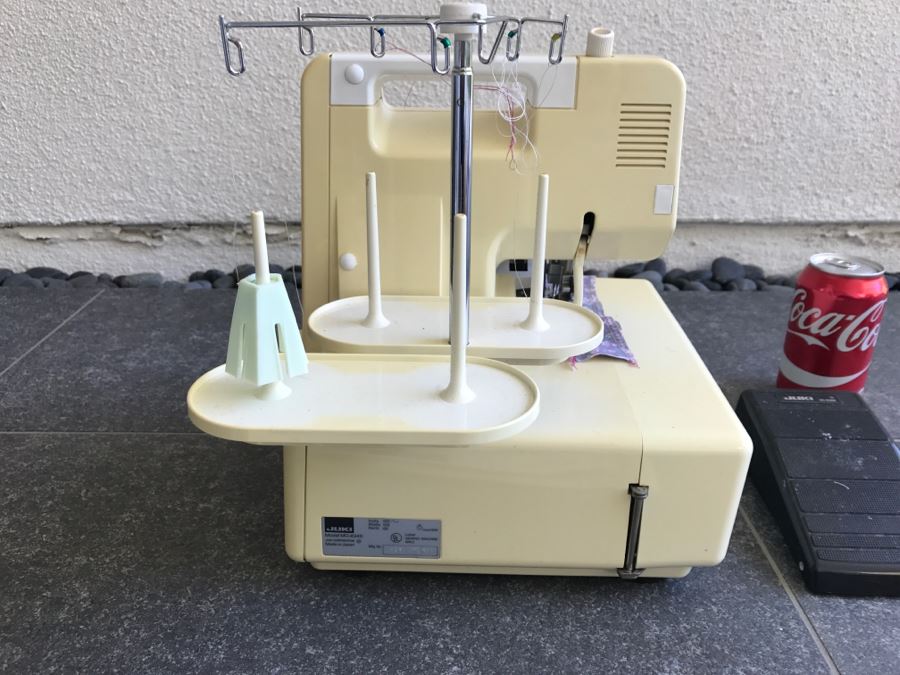 JUKI MO-634D Overlock Sewing Machine [Photo 7]