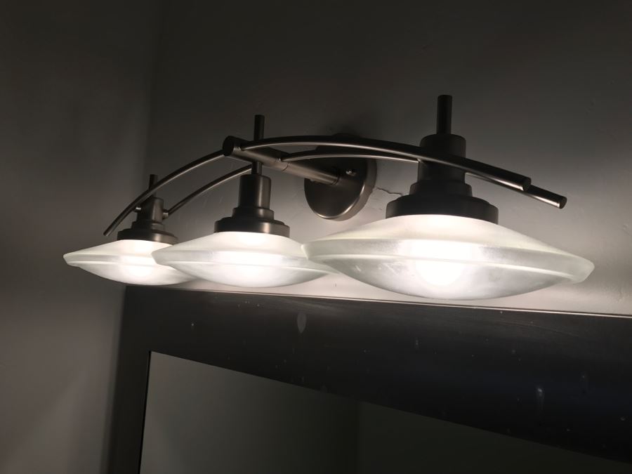 3-Light Metal Contemporary Light Fixture With Glass Shades [Photo 4]