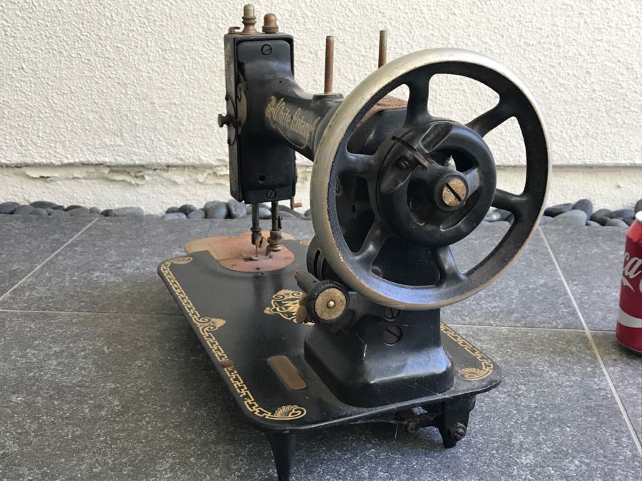 Vintage White Rotary Sewing Machine FR 3414596 [Photo 11]