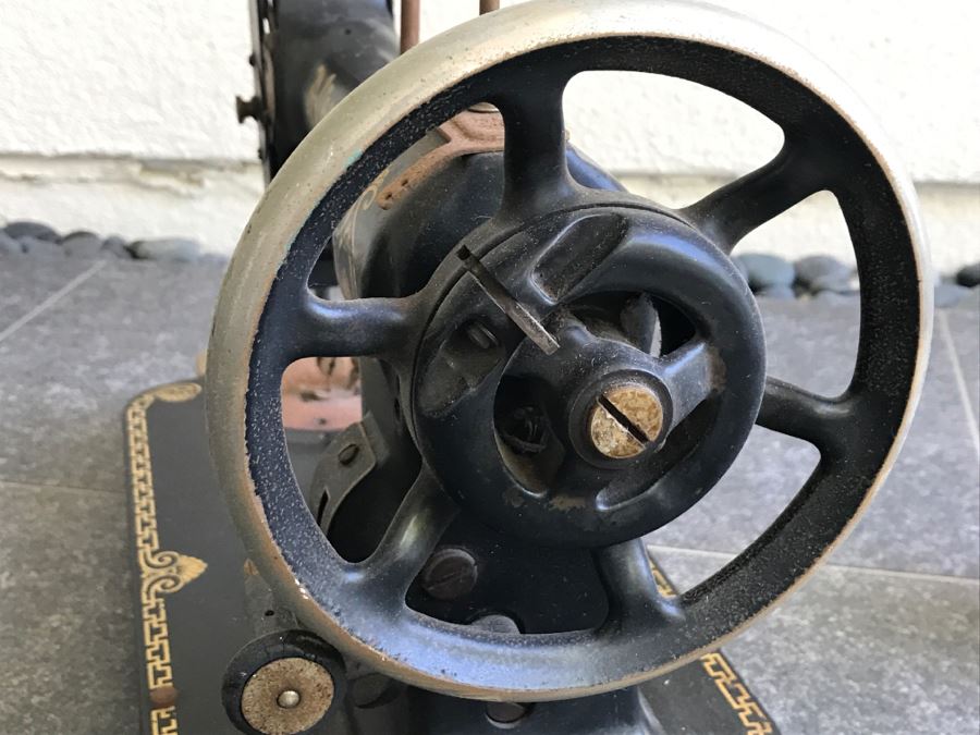 Vintage White Rotary Sewing Machine FR 3414596 [Photo 12]