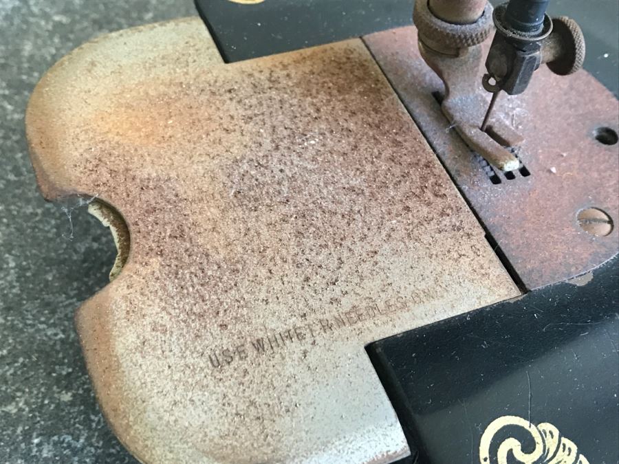 Vintage White Rotary Sewing Machine FR 3414596 [Photo 9]