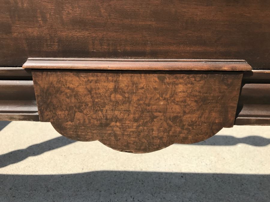 Antique Mahogany Four Poster Bed On Casters With Turned Wood Posts And Pineapples On Tops - Full Size Bed [Photo 6]