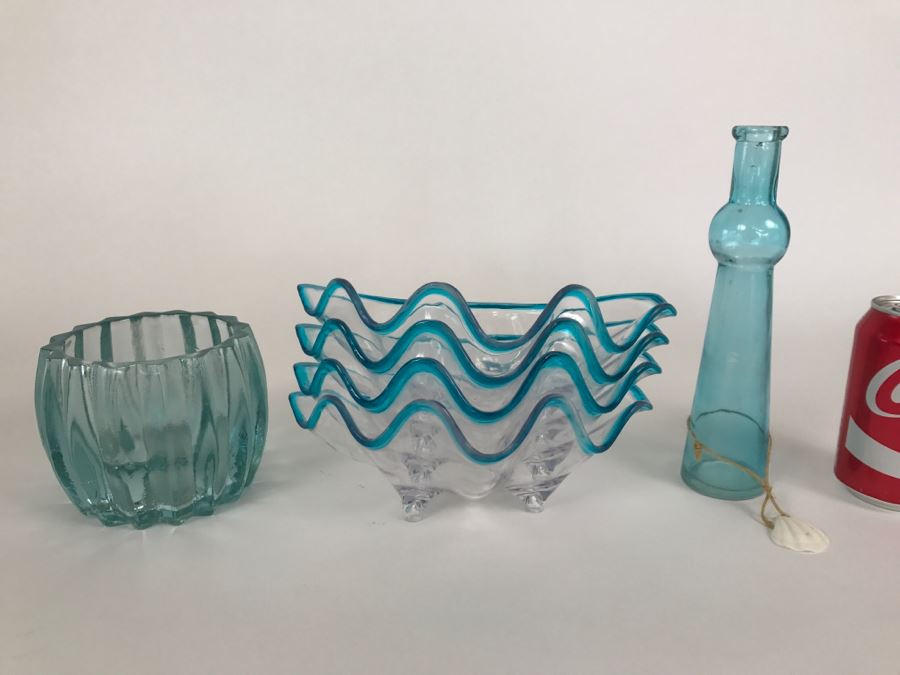 Light Blue Glass Bottle, Light Blue Bowl, 4 Plastic Half Clam Shell Bowls [Photo 1]