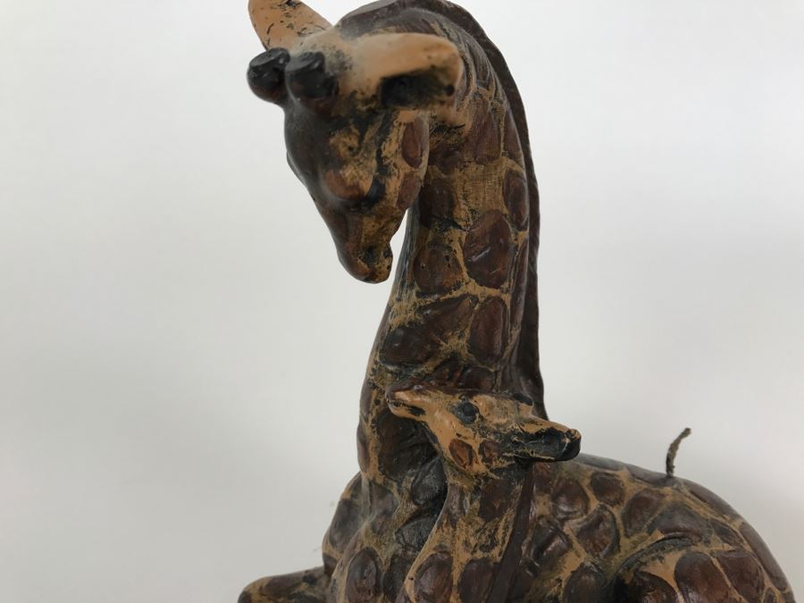 Mother Giraffe With Baby Figurine [Photo 3]