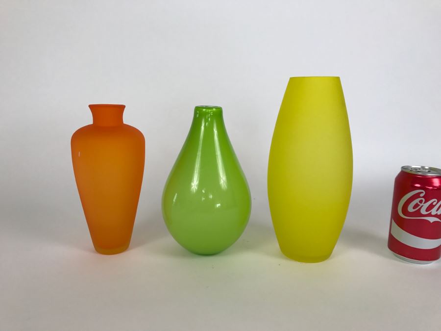 Set Of 3 Colored Glass Vessels Vases [Photo 2]