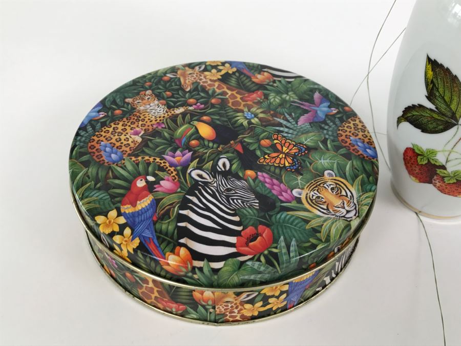 Cole & Mason England Salt & Pepper Shakers, Pair Of Coffe Cups, Tin And Japanese Vase [Photo 7]