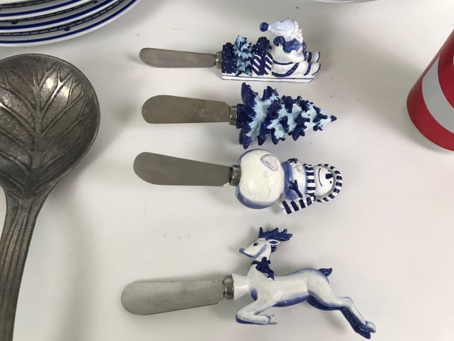 MIKASA Japan Blue And White China Set ~20 Pieces Cera Stone Pattern Newport With Salad Bowl Fork And Spoon And Figural Cheese Spreaders [Photo 6]
