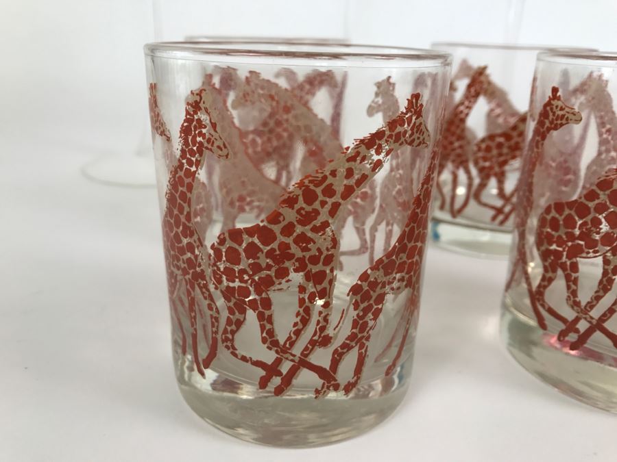 Set Of 4 Giraffe Motif Glasses With Set Of 3 Plastic Candle Lamps [Photo 3]