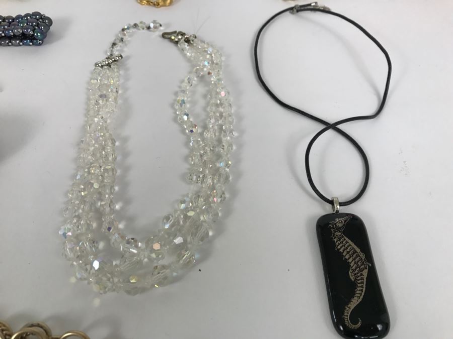 Nice Costume Jewelry Lot [Photo 9]