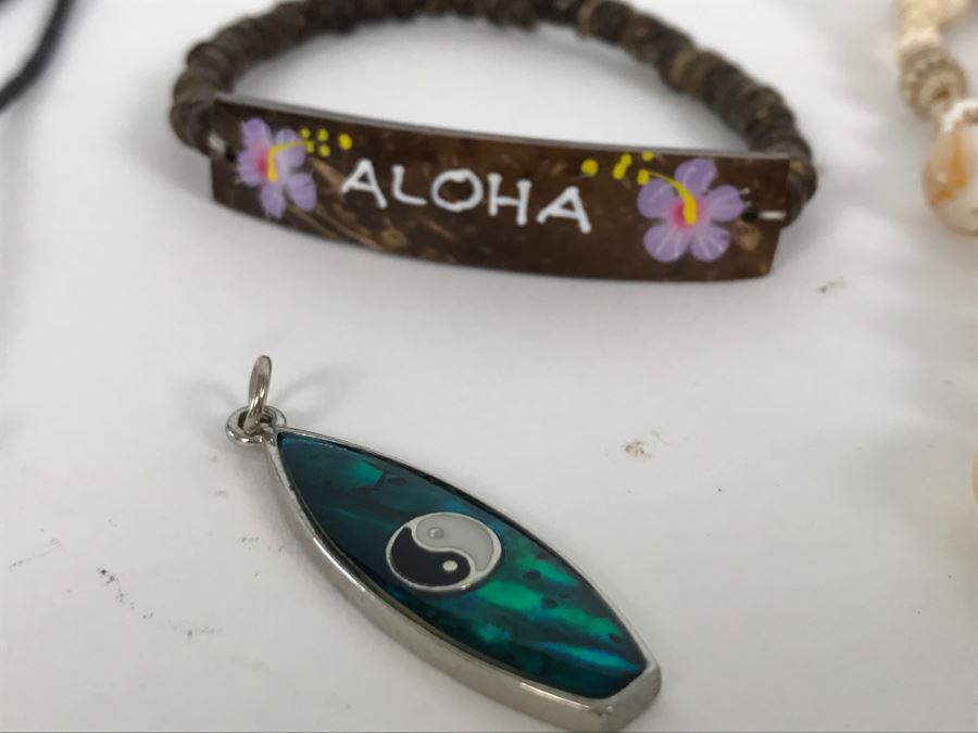 Hawaiian Jewerly Lot [Photo 3]