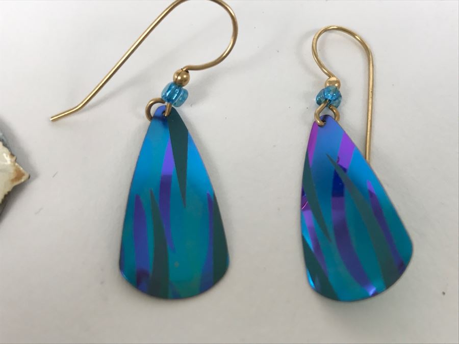 Pair Of Holly Yashi Pierced Earrings - Artistic Handcrafted Jewelry [Photo 3]