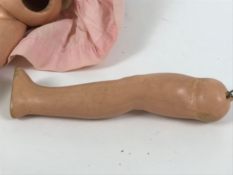 Vintage 1930's Shirley Temple Composition Doll - Leg Needs To Be Reattached [Photo 15]