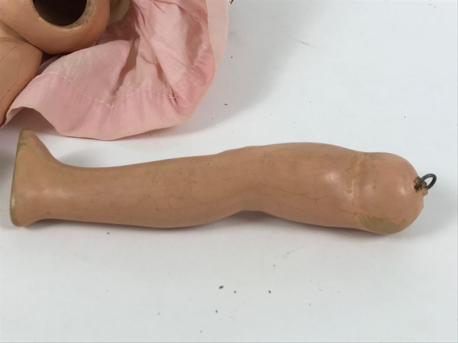 Vintage 1930's Shirley Temple Composition Doll - Leg Needs To Be Reattached [Photo 16]