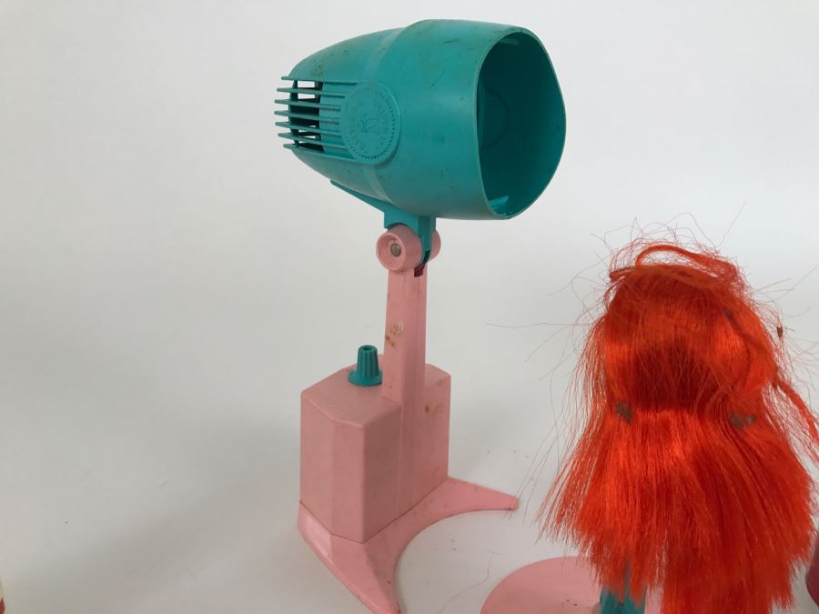 Vintage Mattel Barbie's Color 'N Curl Playset With Original Instuction Book [Photo 16]