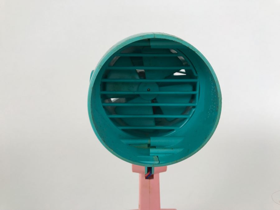 Vintage Mattel Barbie's Color 'N Curl Playset With Original Instuction Book [Photo 18]