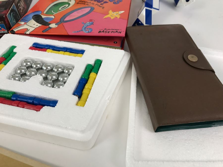 Game And Puzzle Lot [Photo 12]