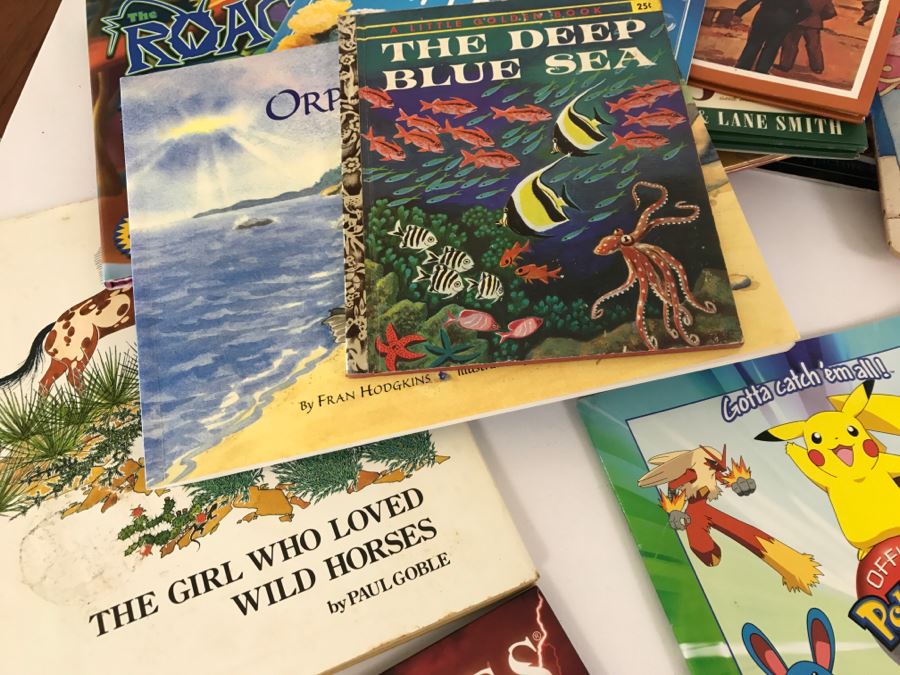 Assorted Children's Books: Star Wars, Clifford, Sealed Fun With Architecture, [Photo 10]