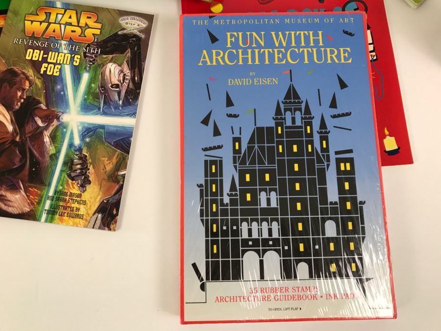 Assorted Children's Books: Star Wars, Clifford, Sealed Fun With Architecture, [Photo 4]