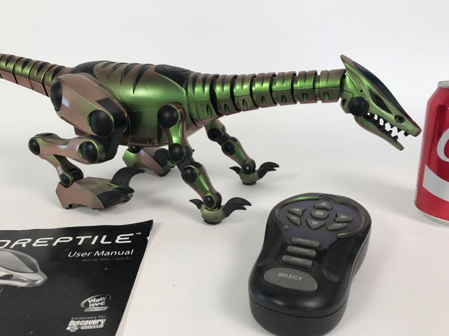 Roboreptile RC Dinosaur Item No 8065 Discovery Channel [Photo 1]