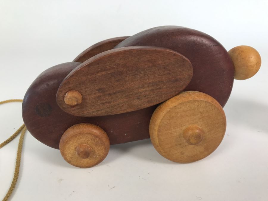 Hand Made Wooden Rabbit Pull Toy [Photo 2]