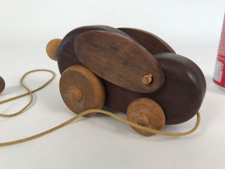 Hand Made Wooden Rabbit Pull Toy [Photo 4]