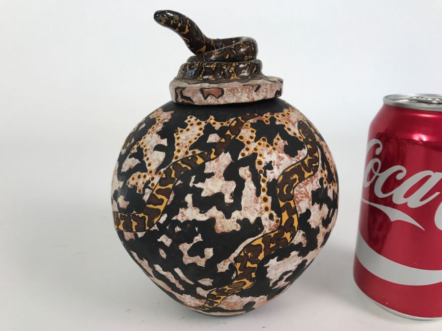 Hermannsburg Potters Hand Crafted And Painted Art Pottery By Aranda People From Central Australia Featuring Snake On Lid By Kay Tucker [Photo 1]