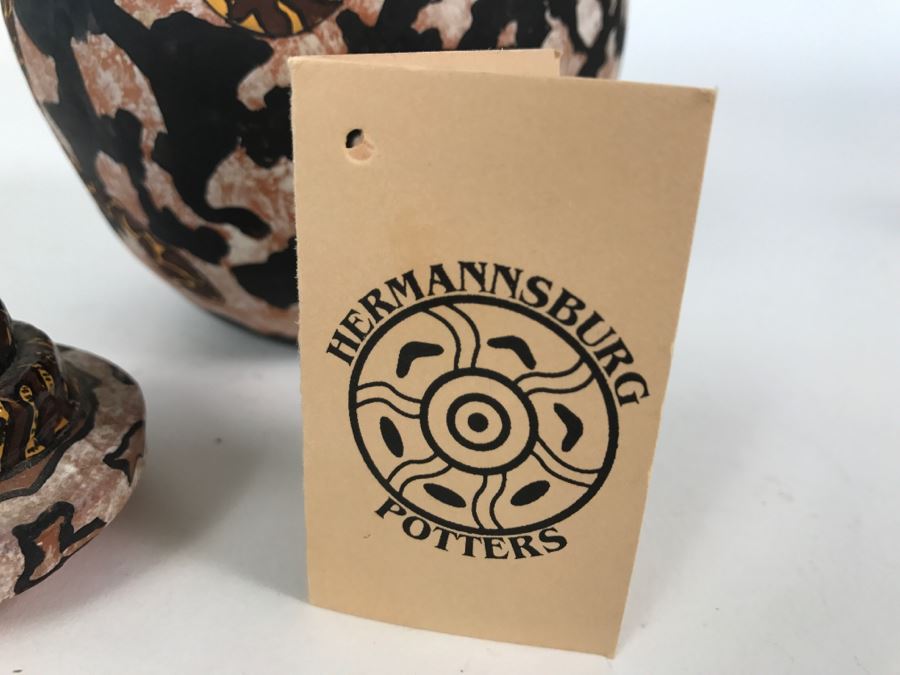 Hermannsburg Potters Hand Crafted And Painted Art Pottery By Aranda People From Central Australia Featuring Snake On Lid By Kay Tucker [Photo 12]
