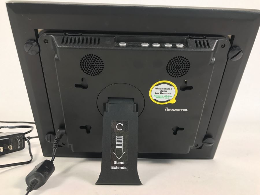 Pandigital Digital Picture Frame [Photo 3]