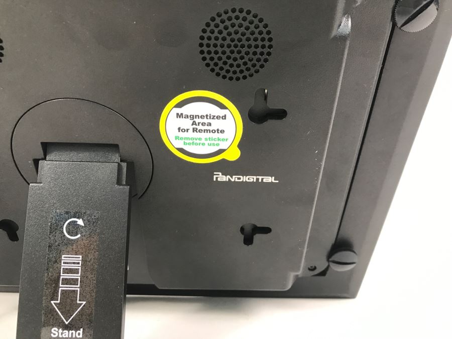 Pandigital Digital Picture Frame [Photo 4]